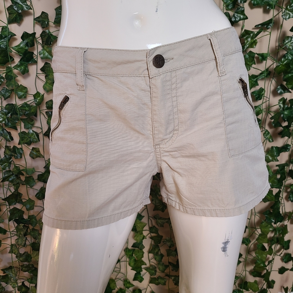 Calvin Klein Women's Outdoor Utility Gorpcore Cotton Beige Short